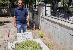 Yeri 68 yıl sonra tespit edilen şehit dayısının mezarını ziyaret etti