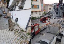 Küçükçekmece'de bina bahçesinde göçme meydana geldi; 29 kişiyi itfaiye çıkardı