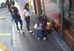 Maltepe'de alkollü olduğu iddia edilen kadının sağlık ekiplerine saldırdığı anlar kamerada