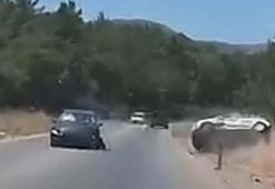 İki otomobilin çarpışması kamerada; 2 yaralı