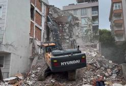 Beylikdüzü’nde kontrollü yıkım sırasında, bitişikteki binaya hasar verildi: 'Geldim, banyo yerinde yok'