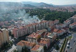 Yıldırım düşen apartmanın çatısında yangın çıktı