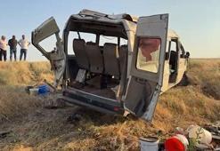 Tarım işçilerini taşıyan minibüs şarampole devrildi; 22 yaralı