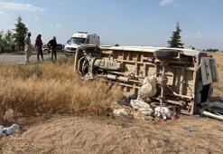 Tarım işçilerini taşıyan minibüs devrildi: 17 yaralı