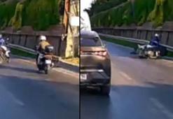 Maltepe’de 2 motosikletin çarpıştığı kaza kamerada