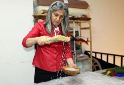 Keçe sanatını genç kuşaklara aktarıyor