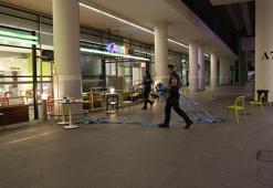 İzmir'de havalimanında polise bıçaklı saldırı; 4 yaralı