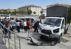 Eskişehir’de kamyonet ve minibüs çarpıştı; 7 yaralı
