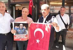 Esenler’de 15 Temmuz öncesi esnafa Türk bayrağı dağıtıldı