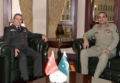 Genelkurmay Başkanı Orgeneral Bayraktaroğlu, Pakistan Savunma Kuvvetleri Komutanı Munir ile görüştü