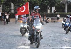 İzmir'de motosikletliler 15 Temmuz’u unutmadı