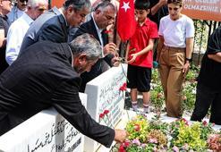 Adana'da 15 Temmuz şehitleri kabirleri başında anıldı