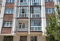 Ablasının cesedi ile 1 hafta aynı evde kalan engelli, hastaneye kaldırıldı