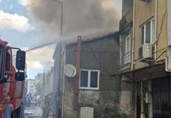 Yangında 3 ev kullanılamaz hale geldi; şüpheli gözaltında