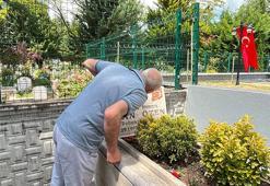 Şehit polis memuru oğlunun mezar taşını öpüp, dua etti