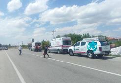Hafif ticari araç ile otomobil çarpıştı: 6 yaralı