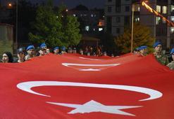 Şırnak’ta 107 metrelik Türk bayrağıyla 15 Temmuz yürüyüşü