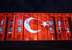 TBMM binasına 15 Temmuz'un 10'uncu yılında şehitlerin fotoğrafı yansıtıldı
