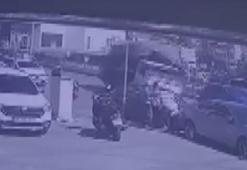 Tuzla’da malzeme yüklü kamyonet yola devrildi;kaza kamerada