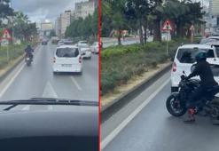 Motosiklet sürücüsü, vakaya giden itfaiye aracına yolu açtı