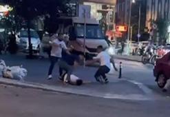 Gaziosmanpaşa'da sokak ortasında kavga kamerada