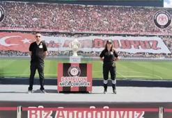Çorum FK'nın şampiyonluk kupası kentte sergileniyor