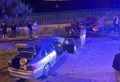 Sivas'ta iki otomobil çarpıştı: 6 yaralı