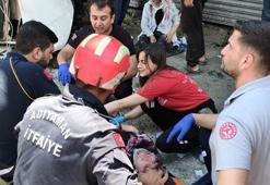 Hafif ticari araç, elektrik direğine çarptı: 9 yaralı