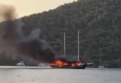 Göcek açıklarında tekne yandı, yolcular ve mürettebat tahliye edildi
