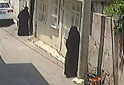 Çarşaf giyip, maymuncukla kapısını açtıkları evden altın ve para çaldılar