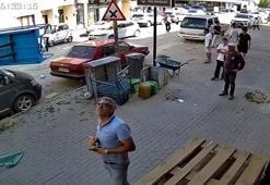 Eşya taşıma asansörünün minibüsün üzerine devrildiği anlar kamerada