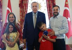 Cumhurbaşkanı Erdoğan, ‘Nefret Etme, Kek Yap’ kampanyasıyla tanınan otizmli Joshua Harris’i kabul etti