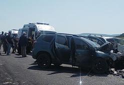 Ardahan'da 3 araç zincirleme kazaya karıştı; 3 ölü, 4 yaralı