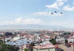 Hava Kuvvetlerinden Erzurum Kongresi'nin yıl dönümüne özel selamlama uçuşu