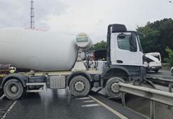 Arnavutköy'de beton mikseri hafif ticari araca çarptı: 2 yaralı