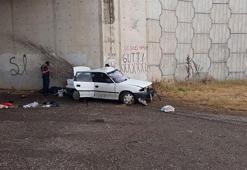 Bursa'da otomobil köprü altındaki beton duvara çarptı: 3 ölü 2 yaralı