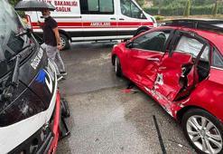 Düzce'de yolcu midibüsü ile otomobil çarpıştı: 5 yaralı