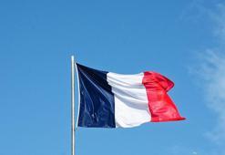 Paris'te bıçaklı saldırı: 3 yaralı