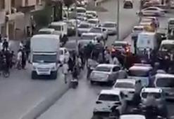 Adana'da husumetlilerin silahlı kavgasında yoldan geçen genç vurularak öldü