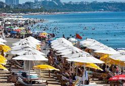 Antalya'da sıcak hava bunalttı