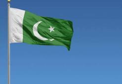 Pakistan'da bina çöktü: 11 ölü, 6 yaralı