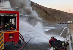 Erzincan’da yolcu otobüsü yandı