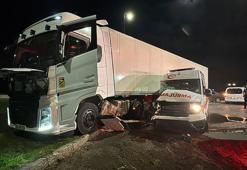 Ambulansla TIR çarpıştı; 3’ü sağlıkçı, 6 yaralı