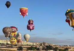 Kapadokya’da figürlü balonlar, gökyüzünü renklendirdi