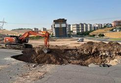 Batman'da ana isale hattının geçtiği yol çöktü