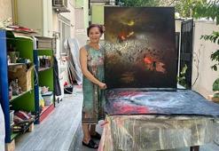 Emekli öğretmen, evinin bahçesini sanat atölyesine çevirdi