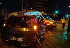 Bursa'da 2 otomobil çarpıştı: 7 yaralı