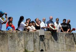 Auschwitz kampında öldürülen Romanlar törenle anıldı; Meriç Nehri’ne çiçek bırakıldı