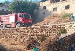 Malatya'da bahçe yangını yerleşim yerine sıçradı; 2 ahır, 1 ev zarar gördü