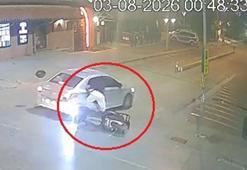 Eskişehir’de motosiklet otomobile çarptı; kaza kamerada
